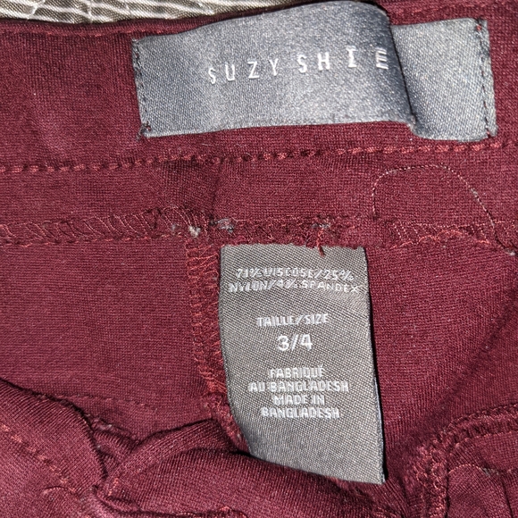 Suzy Shier burgundy leggings with gold accents EUC - Picture 2 of 3